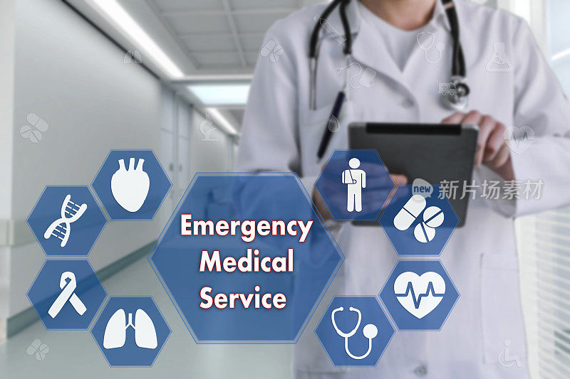 触摸屏上的紧急医疗服务按钮与医药背景上的图标模糊了医生在医院。创新治疗、服务、健康数据分析。医疗保健概念紧急医疗服务，EMR 24 /7。